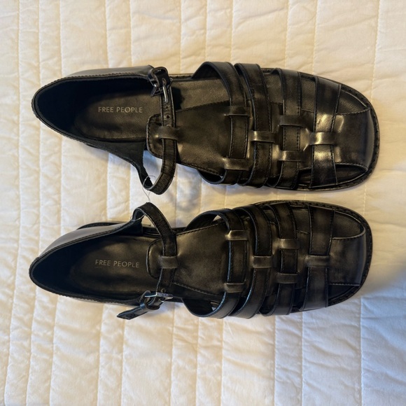Free People Willow Fisherman Sandals in Black NWT Size 8.5 - Picture 2 of 5